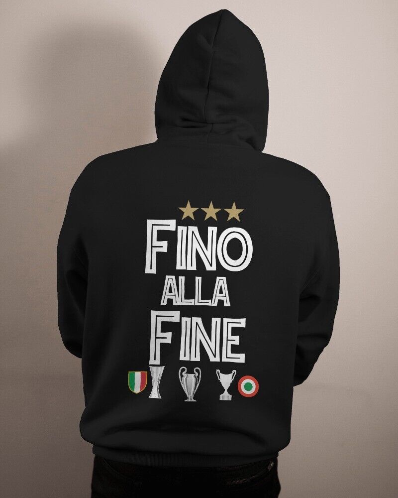 Felpa Nera con Cappuccio e Marsupio e Stampa Fino alla fine sia davanti e retro